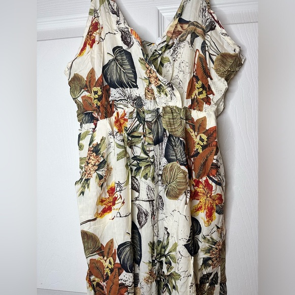 Floral Romper Ties at Ankles - Picture 5 of 6